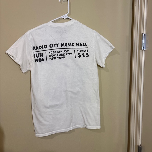 Johnny Cash White unisex T-Shirt - Picture 2 of 7